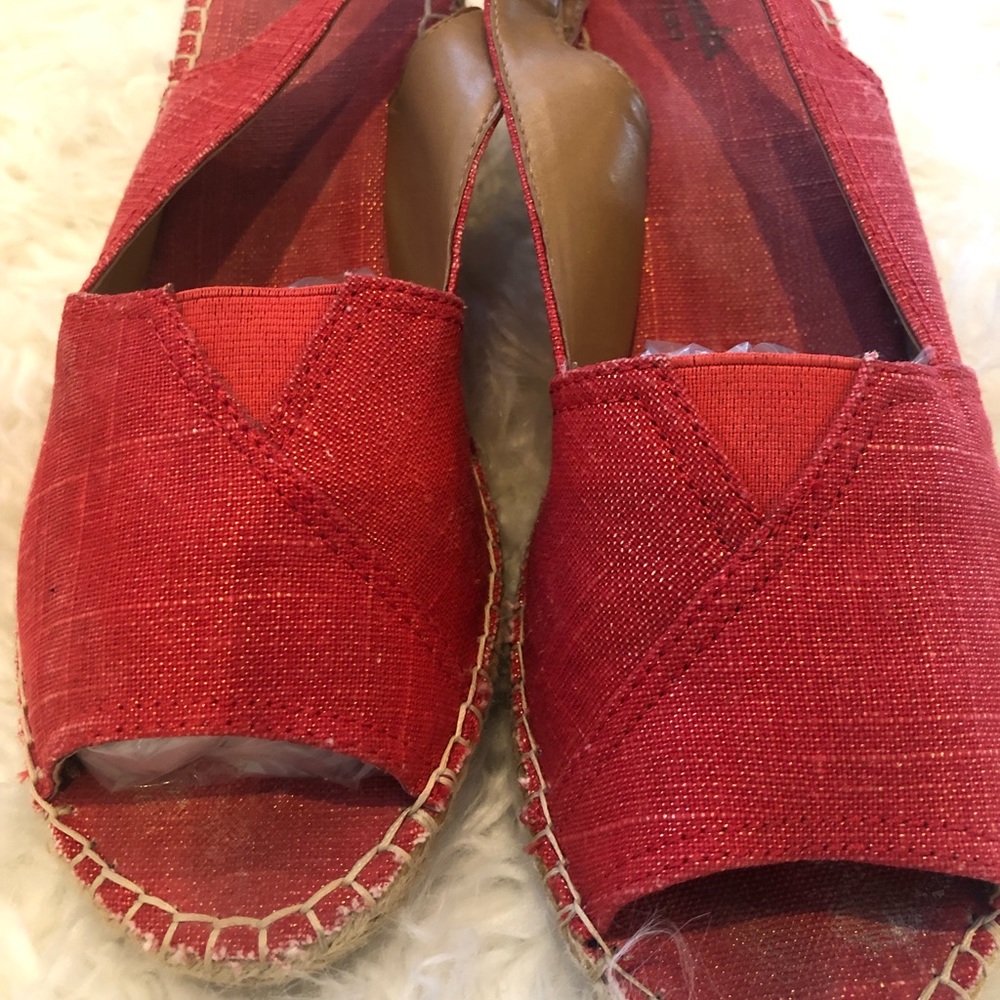 Coral espadrilles from Clark